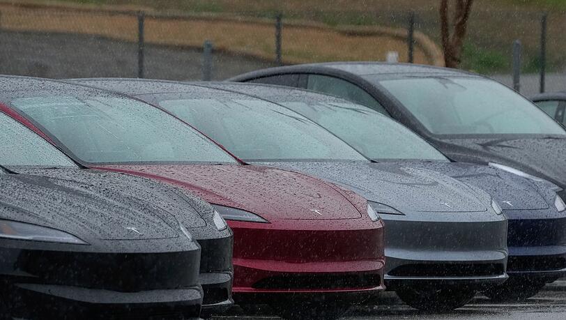 Tesla steht derzeit in Sachen Beliebtheit im Regen. (Archivbild)