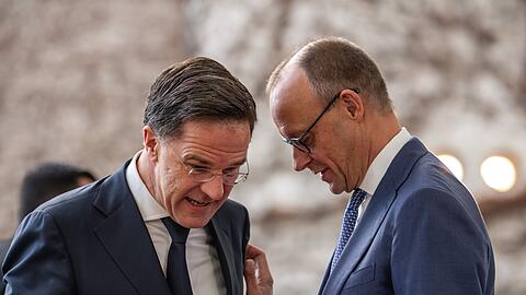 Bundeskanzler Friedrich Merz (CDU) äußerte sich am Rande von Gesprächen mit Nato-Generalsekretär Mark Rutte zum Thema. Bundeskanzler Friedrich Merz (CDU) äußerte sich am Rande von Gesprächen mit Nato-Generalsekretär Mark Rutte zum Thema.