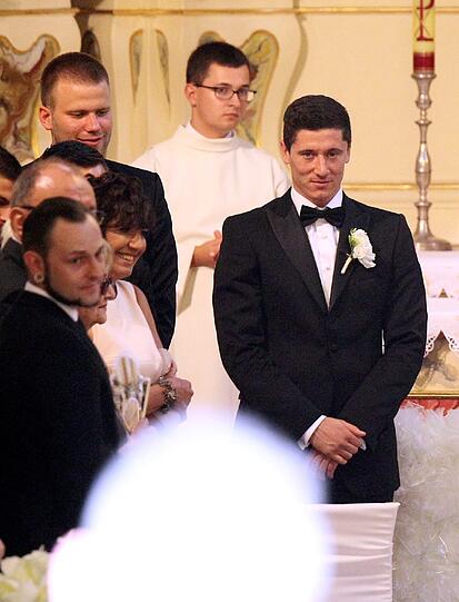 Ein strahlender Robert Lewandowski gibt seiner Anna am Samstag das Jawort - die Bilder der Hochzeit in Polen