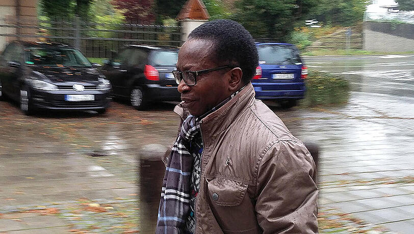 Um ihn geht es: Der zurückgetretene Zornedinger Pfarrer Olivier Ndjimbi-Tshiende. (Archivbild) Um ihn geht es: Der zurückgetretene Zornedinger Pfarrer Olivier Ndjimbi-Tshiende. (Archivbild)