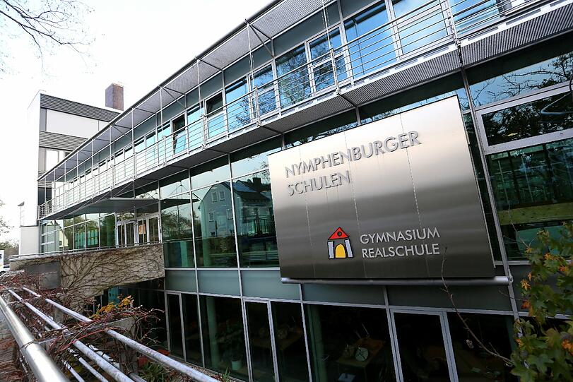 Im vorderen Gebäude rund um den Haupteingang kann normal unterrichtet werden.