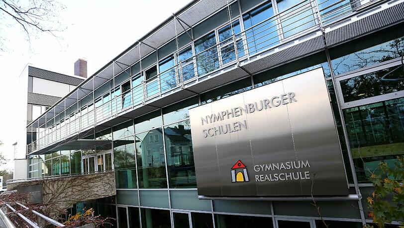 Im vorderen Gebäude rund um den Haupteingang kann normal unterrichtet werden.