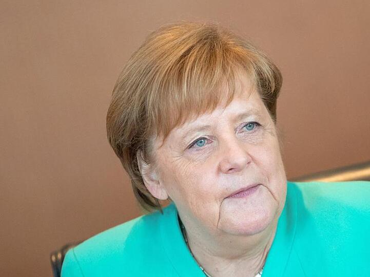 Angela Merkel bleibt unter den zehn wichtigsten Politikern weiter die beliebteste.