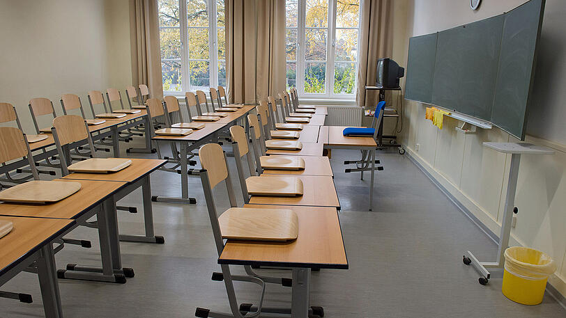 Nach Meinung des Präsidenten des Lehrerverbandes wäre es fatal, wenn Berufspraktiker aus völlig schulfremden Bereichen von heute auf morgen eine Anstellung als Lehrkraft erhielten und sofort unterrichten dürften.