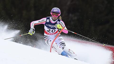 Konnte zuletzt nicht oft Slalom trainieren &ndash; dennoch zeigt Maria Höfl-Riesch einen starken Lauf.