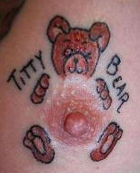 Über Geschmack lässt sich bekanntlich streiten... Die witzigsten Horror-Tattoos in der Bilderstrecke.