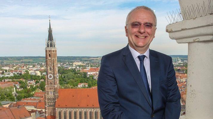 Oberbürgermeister Alexander Putz an seinem "Landshuter Lieblingsplatz" im Söller der Burg Trausnitz.