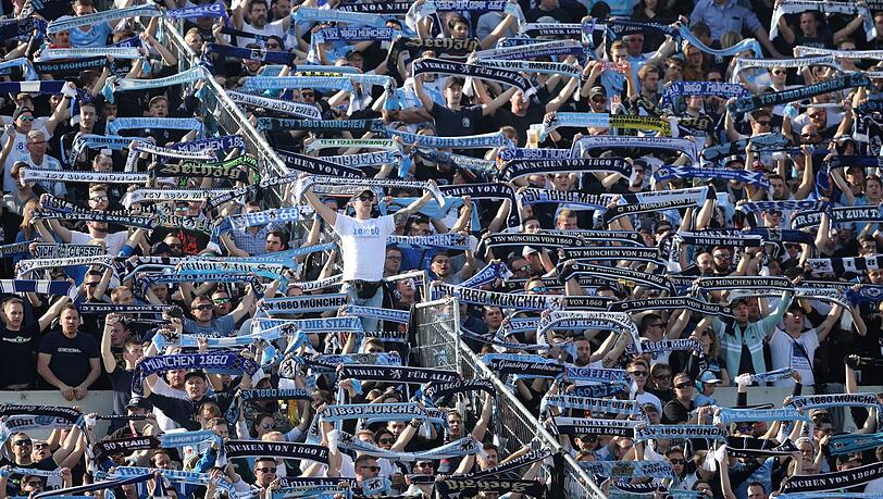 Der TSV 1860 kann auch im Toto-Pokal-Halbfinale in Memmingen auf die Unterstützung seiner Fans bauen. Der TSV 1860 kann auch im Toto-Pokal-Halbfinale in Memmingen auf die Unterstützung seiner Fans bauen.
