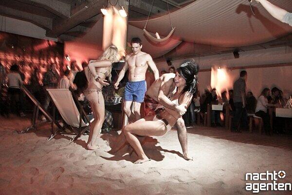 "New Year?s Eve on the Beach" im Beach 38°. Noch mehr Fotos gibt es unter: www.nachtagenten.de.