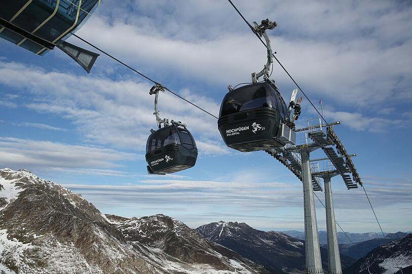 Zum Saison-Start schenkte die AZ 100 Lesern einen exklusiven Pistentag im Zillertal. Die Bilder von der Skigaudi in Hochfügen.