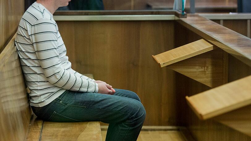 5 Jahre Gefängnis wegen Kindesmissbrauchs eines belgischen Schülers erhielt ein 22-Jähriger vom Landgericht Hannover. 5 Jahre Gefängnis wegen Kindesmissbrauchs eines belgischen Schülers erhielt ein 22-Jähriger vom Landgericht Hannover.