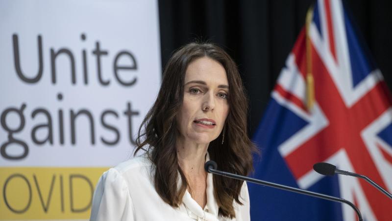 Das Archivfoto zeigt Neuseelands Premierministerin Jacinda Ardern bei einer Corona-Pressekonferenz im April. Das Archivfoto zeigt Neuseelands Premierministerin Jacinda Ardern bei einer Corona-Pressekonferenz im April.