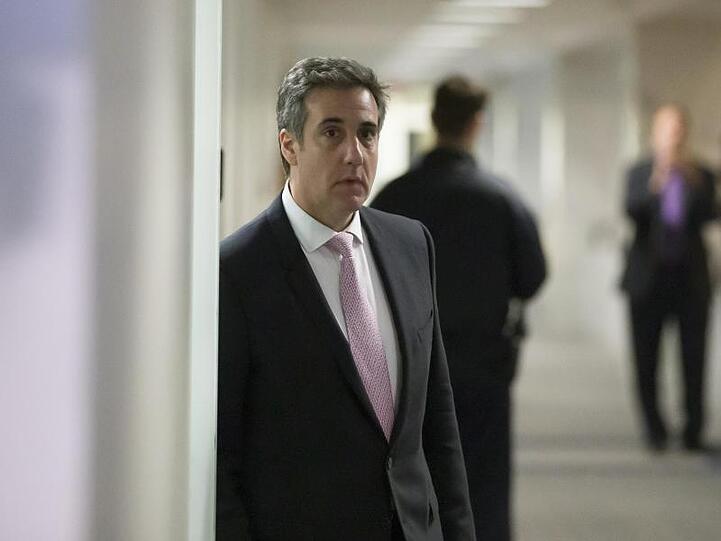 Der Ex-Anwalt von Donald Trump, Michael Cohen, hatte den US-Präsidenten in einer Anhörung vor dem Kongress als Betrüger bezeichnet und schwere Vorwürfe gegen ihn erhoben.