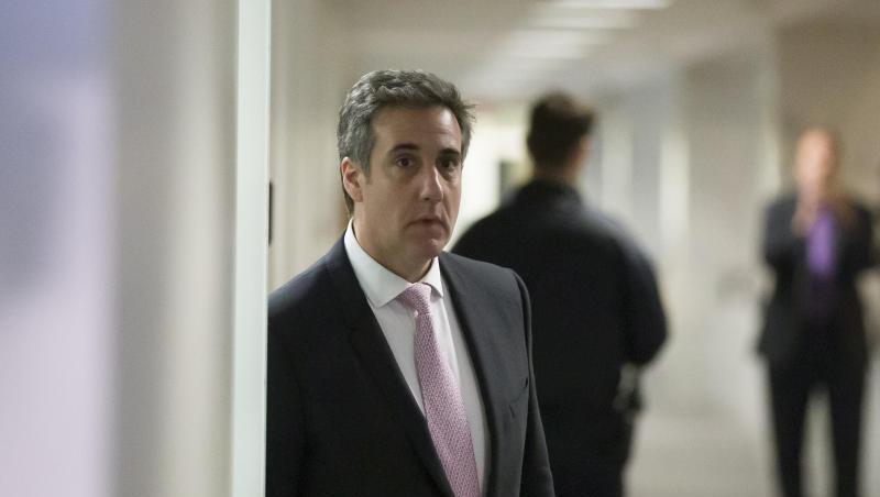 Der Ex-Anwalt von Donald Trump, Michael Cohen, hatte den US-Präsidenten in einer Anhörung vor dem Kongress als Betrüger bezeichnet und schwere Vorwürfe gegen ihn erhoben. Der Ex-Anwalt von Donald Trump, Michael Cohen, hatte den US-Präsidenten in einer Anhörung vor dem Kongress als Betrüger bezeichnet und schwere Vorwürfe gegen ihn erhoben.