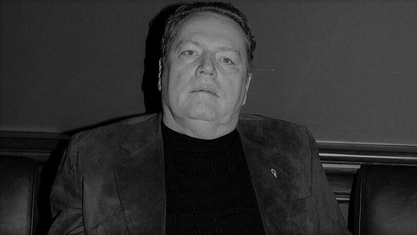 Larry Flynt, legendärer Verleger des Erotikmagazins "Hustler", ist am 10. Februar im Alter von 78 Jahren gestorben. Nach Angaben seiner Familie sei er "friedlich" im Krankenhaus eingeschlafen. Woran er erkrankt war, ist nicht bekannt.