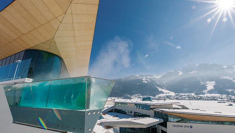 Für alle, die vor einem traumhaften Panorama am Besten entspannen, ist das TAUERN SPA Zell am See – Kaprun, genau das Richtige: Erholung auf höchstem Niveau. Für alle, die vor einem traumhaften Panorama am Besten entspannen, ist das TAUERN SPA Zell am See – Kaprun, genau das Richtige: Erholung auf höchstem Niveau.