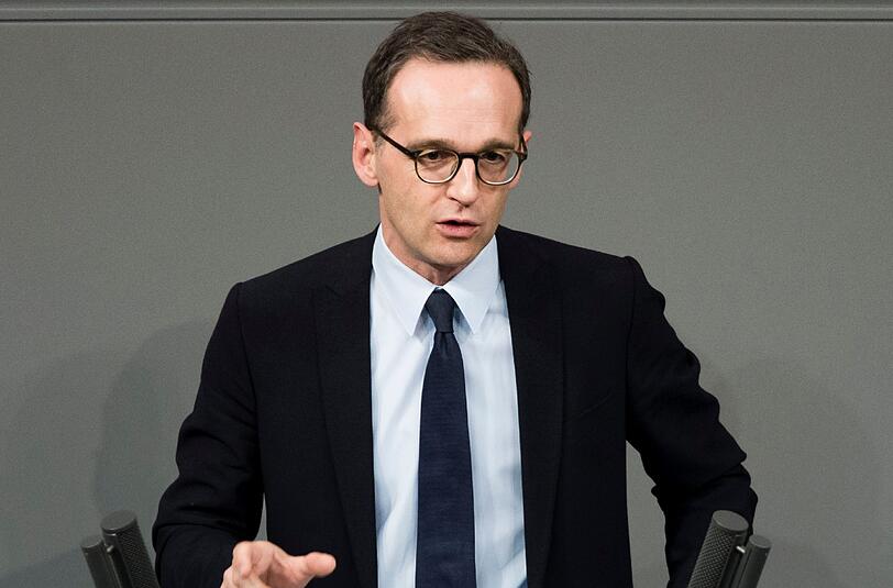 Bundesjustizminister Heiko Maas spricht auf Twitter von "abscheulichen Übergriffen", alle Täter müssten konsequent zur Rechenschaft gezogen werden.