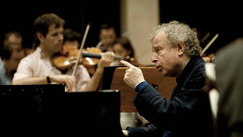 András Schiff bei einer Probe mit dem Symphonieorchester des Bayerischen Rundfunks im Herkulessaal.