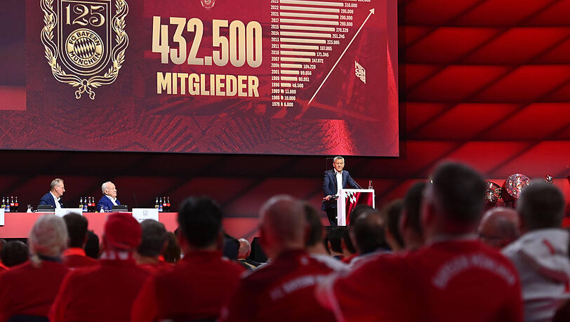 Präsident Herbert Hainer mit einer klaren Botschaft an Upamecano. Präsident Herbert Hainer mit einer klaren Botschaft an Upamecano.