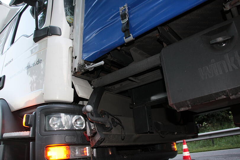 Reichertsheim: Massen-Crash: Hier krachen drei LKW ineinander - Bayern - Abendzeitung München