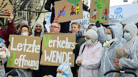 Umweltschützer bei einer Demonstration in München.
