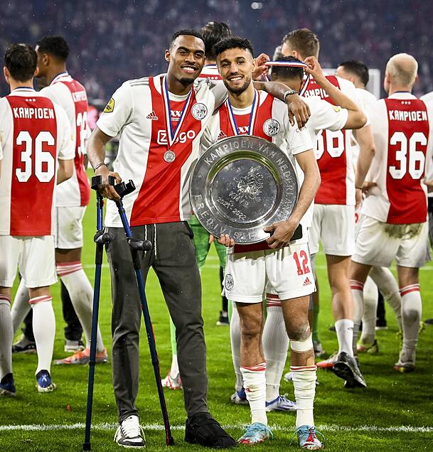Titelfeier mit Ajax: Ryan Gravenberch (l.) und Noussair Mazraoui. Titelfeier mit Ajax: Ryan Gravenberch (l.) und Noussair Mazraoui.