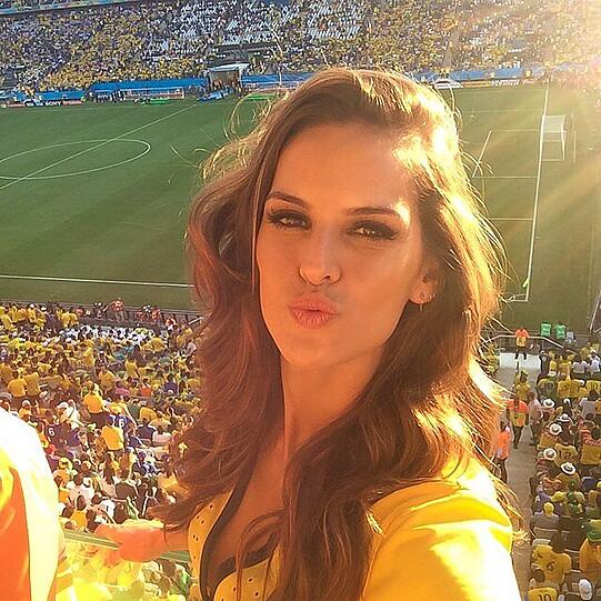 So sexy werden die Brasilianer bei der WM angefeuert: Topmodel Izabel Goulart