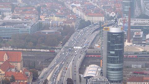 Lärmhölle Mittlerer Ring &ndash; hier an der Donnerberger Brücke.