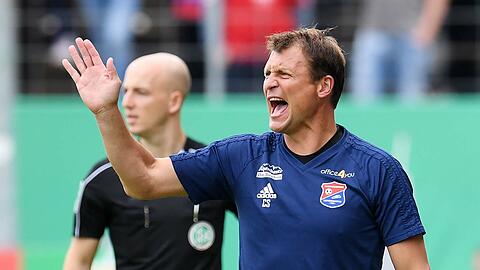 Kann mit der aktuellen Leistung seiner Mannschaft zufrieden sein: Haching-Trainer Claus Schromm.