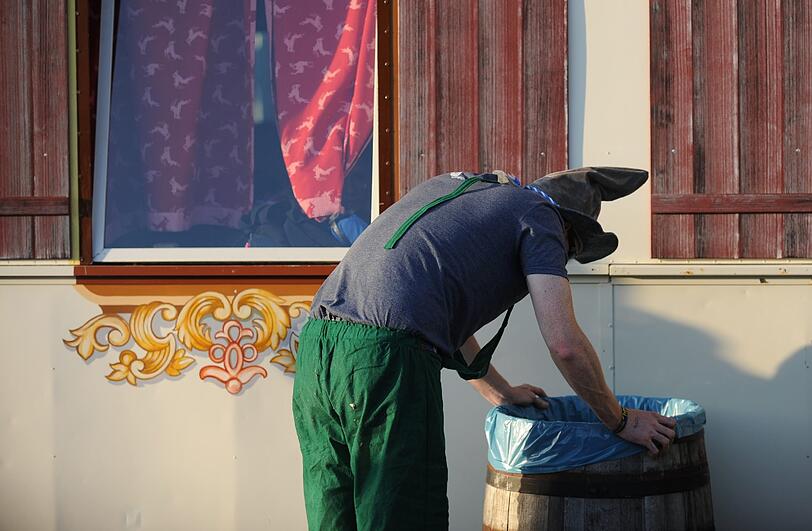 Beim Wiesenauftakt am Wochenende tranken rund eine Million Besucher auch eine Million Maß Bier. Nicht jeder konnte das Bier bei sich behalten.