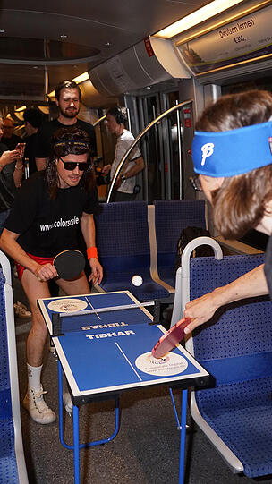 Ein Tischtennis-Match in der fahrenden U-Bahn oder am Bahnsteig &ndash; das war am Sonntag beim zweiten "Münchner U-Bahn Tischtennis-Turnier" möglich. Die Bilder.