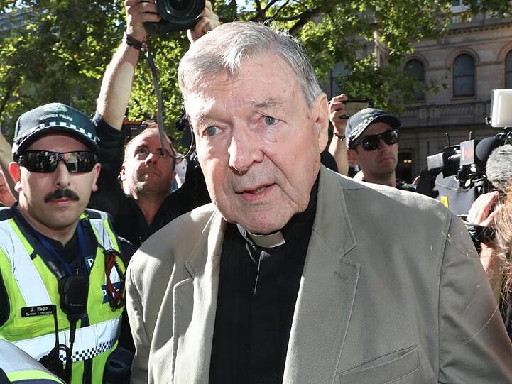 Kardinal George Pell auf dem Weg zum County Court: Der ehemalige Vertraute von Papst Franziskus war wegen sexuellen Missbrauchs von zwei Chorknaben zu sechs Jahren Haft verurteilt worden.