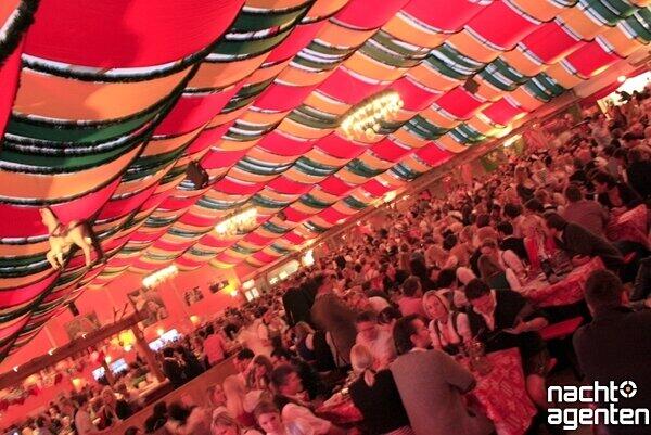 Dirndl, Lederhosen und viel Spaß: Die Party "Tracht und Pracht" am Samstag im Hippodrom auf der Theresienwiese. Mehr Bilder unter: www.nachtagenten.de.