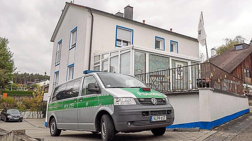 Das Haus in Georgensgmünd, in dem der 49-jährige "Reichsbürger" vier Polizisten mit Schüssen schwer verletzt hat.