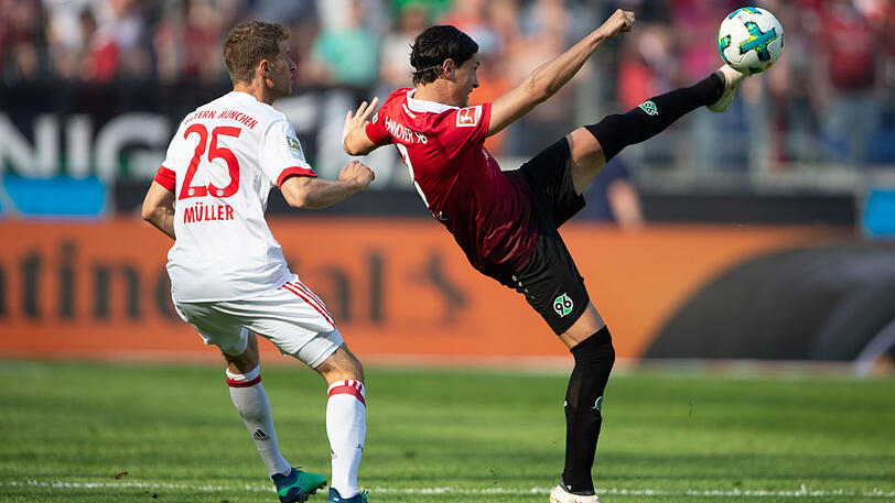 Thomas Müller: Note 2. Zunächst geschont und mit einem Platz auf der Bank in der prallen Sonne, kam der Kapitän zur zweiten Halbzeit. Marschierte gleich los, schoss aber am langen Pfosten vorbei. Traf dann mit saftigem Linksschuss zum 1:0 &ndash; sein achter Saisontreffer.
