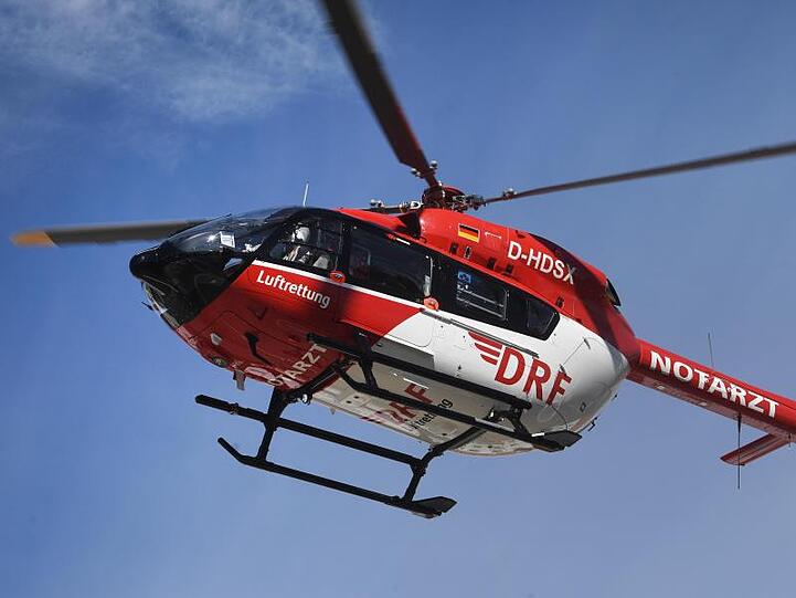 Ein Rettungshubschrauber im Einsatz. Foto: Stefan Sauer/dpa-Zentralbild/ZB/Symbolbild