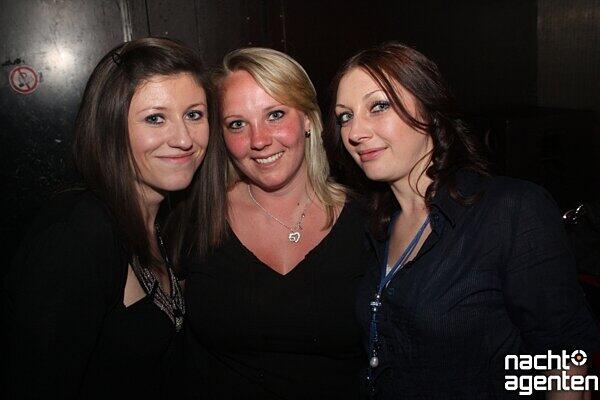 Heiße Ladies in der Milchbar. Mehr Bilder unter: