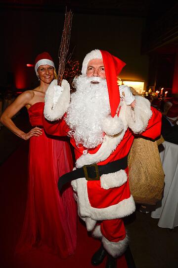 Natascha Grün mit Lothar Matthäus in seiner neuen Funktion als Nikolaus