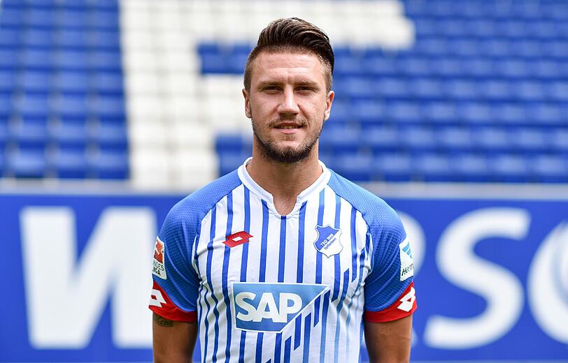 Hoffenheims Abwehrspieler Ermin Bicakcic über den doch 1,80 Meter großen VfB-Torschützen Timo Werner.