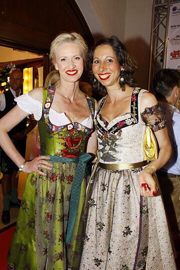 Ein Hingucker für die Tausenden Gäste im Löwenbräukeller: Die Basler Dirndl Fashionshow.