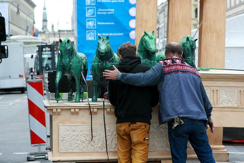 München bereitet sich für die große Feier zur Deutschen Einheit vor. Die Bilder