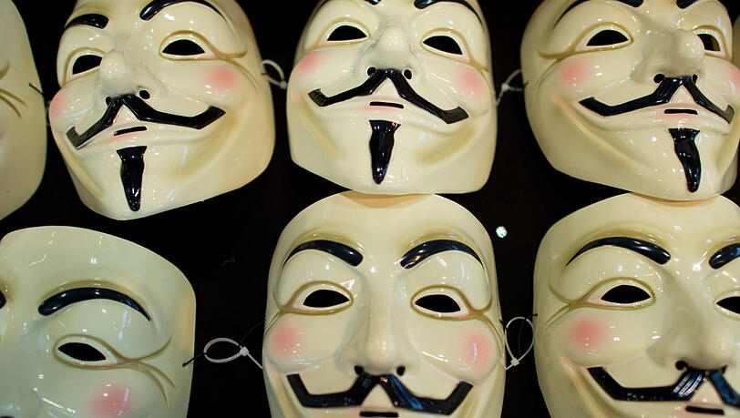 Die Guy-Fawkes-Masken wurden durch den Film "V wie Vendetta" weltbekannt. Die Guy-Fawkes-Masken wurden durch den Film "V wie Vendetta" weltbekannt.