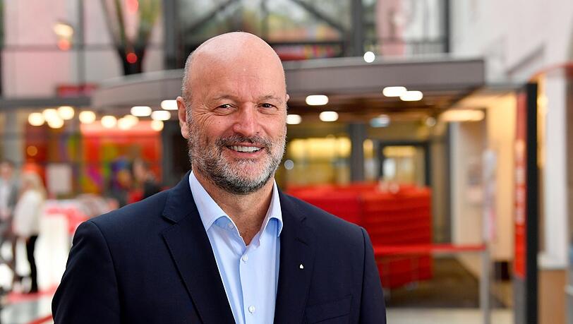 Ralf Fleischer scheidet aus gesundheitlichen gründen bei der Stadtsparkasse aus.