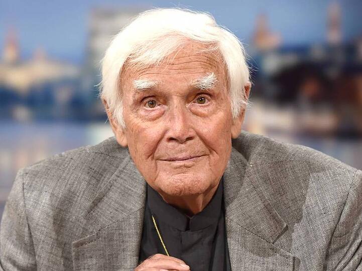 Fuchsberger liegt noch immer auf der Intensivstation einer Münchner Klinik