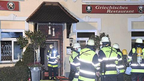 Weiter Bilder vom Feuerwehreinsatz, bei dem fünf Menschen verletzt wurden.