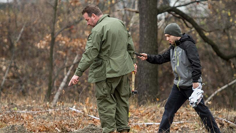 Andreas Richter (l.) will den angeblichen Nazi-Goldzug entdeckt haben. Foto: Wojtek Kaminski/Archiv Andreas Richter (l.) will den angeblichen Nazi-Goldzug entdeckt haben. Foto: Wojtek Kaminski/Archiv