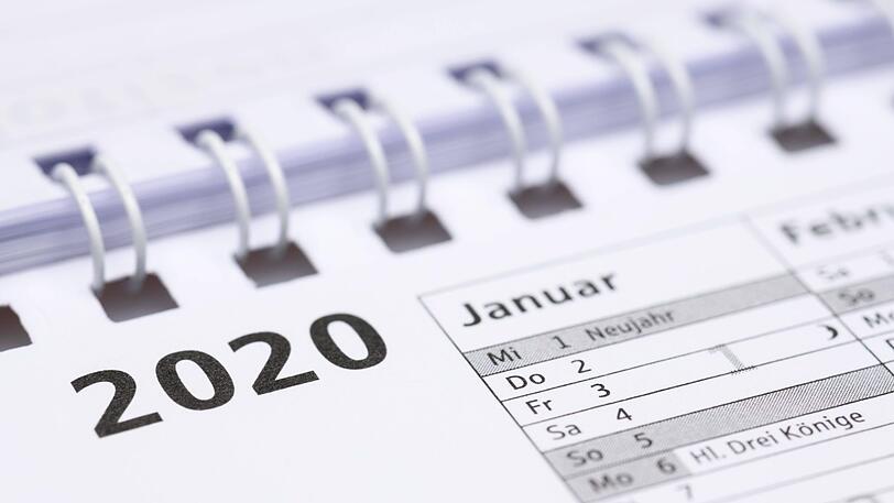Wer 2020 mit wenigen freien Tagen möglichst lange entspannen will, sollte seinen Urlaub klug legen.
