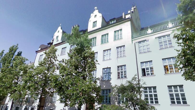 Die Raumnot in der Schule an der Fürstenrieder Straße 30 mahnt MdL Otmar Bernhard an. Die Raumnot in der Schule an der Fürstenrieder Straße 30 mahnt MdL Otmar Bernhard an.