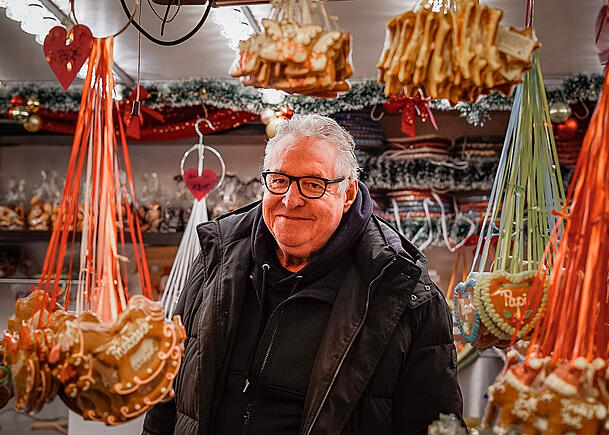 Michael Schifferl ist zufrieden. Trotz Regen sind viele Besucher gekommen.