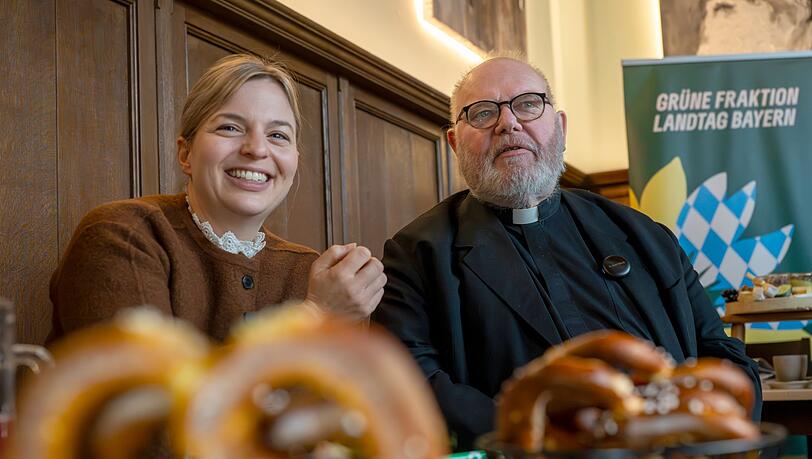 Zum Auftakt der Winterklausur der Landtagsgr&uuml;nen freute sich Fraktionschefin Katharina Schulze &uuml;ber den Besuch von Kardinal Marx.
